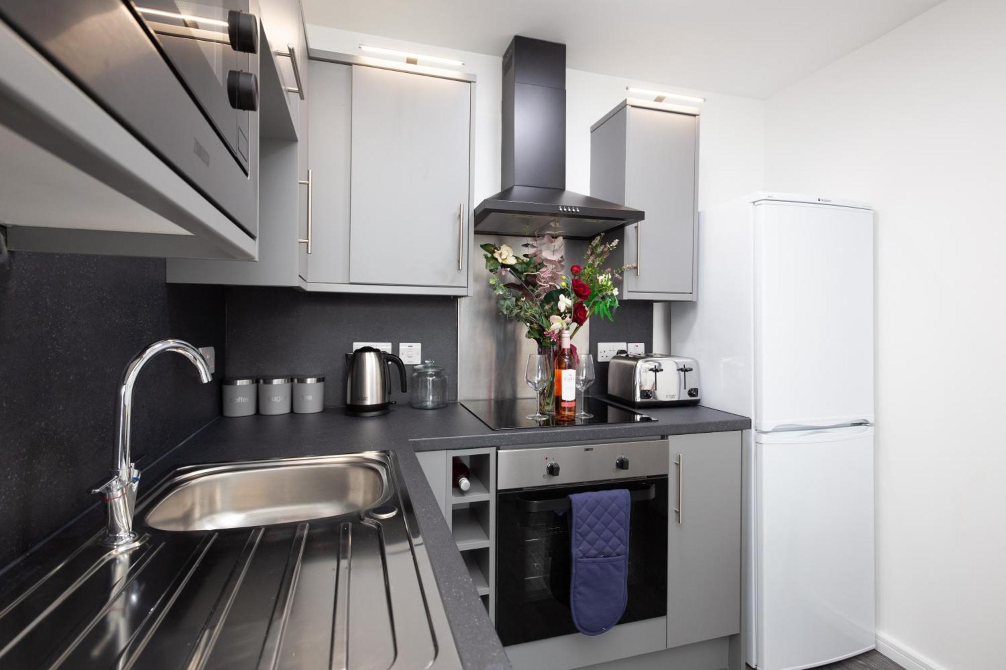 The East Retreat Apartment Manchester Bagian luar foto