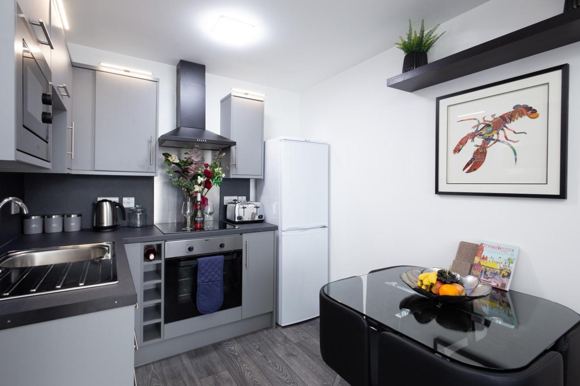 The East Retreat Apartment Manchester Bagian luar foto