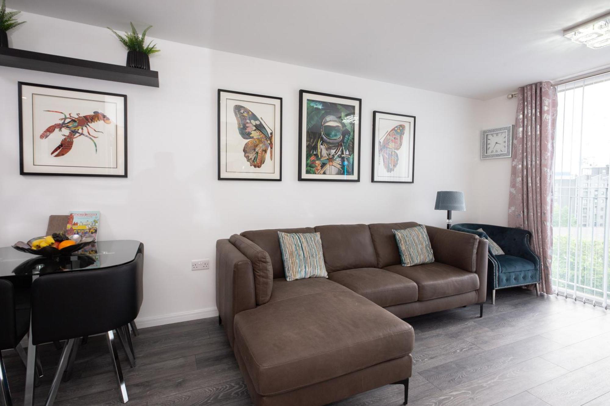 The East Retreat Apartment Manchester Bagian luar foto